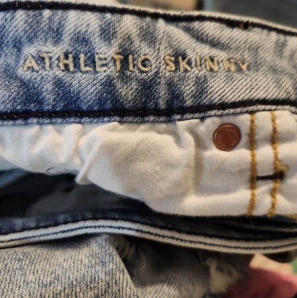NWT Men's American Eagle Distressed Athletic Skinny Jeans. Size 32x30 - Picture 8 of 9